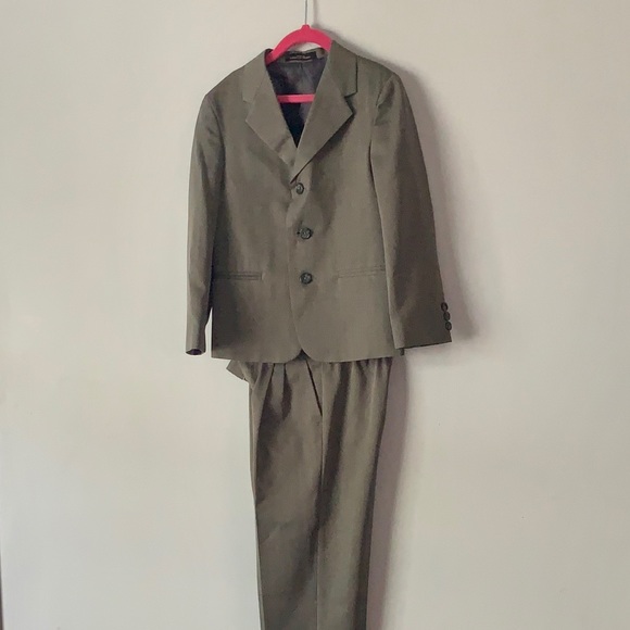 George Suit - Picture 2 of 5